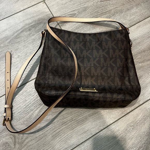 MK crossbody - Picture 1 of 2
